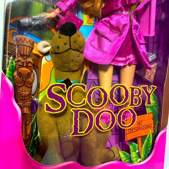 BARBIE AS DAPHNE COLLECTABLE DOLL & SCOOBY DOO VINTAGE 2001 MATTEL ORIGINAL BOX - Picture 5 of 13
